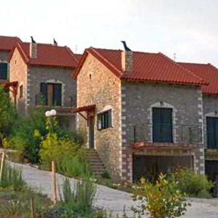 All Seasons Πέτρινες Παραδοσιακές Κατοικίες Калаврита Екстер'єр фото