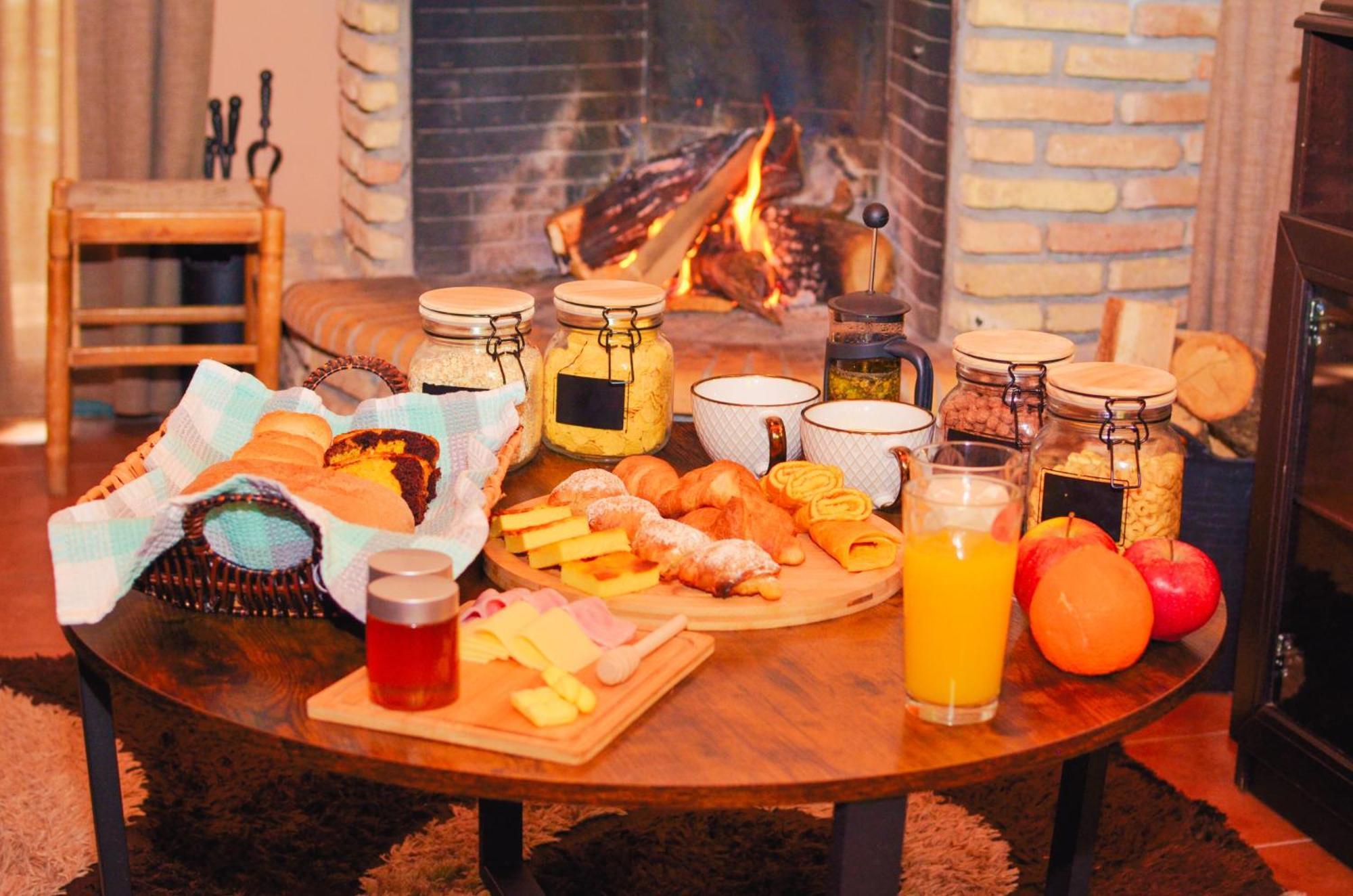 All Seasons Πέτρινες Παραδοσιακές Κατοικίες Калаврита Екстер'єр фото
