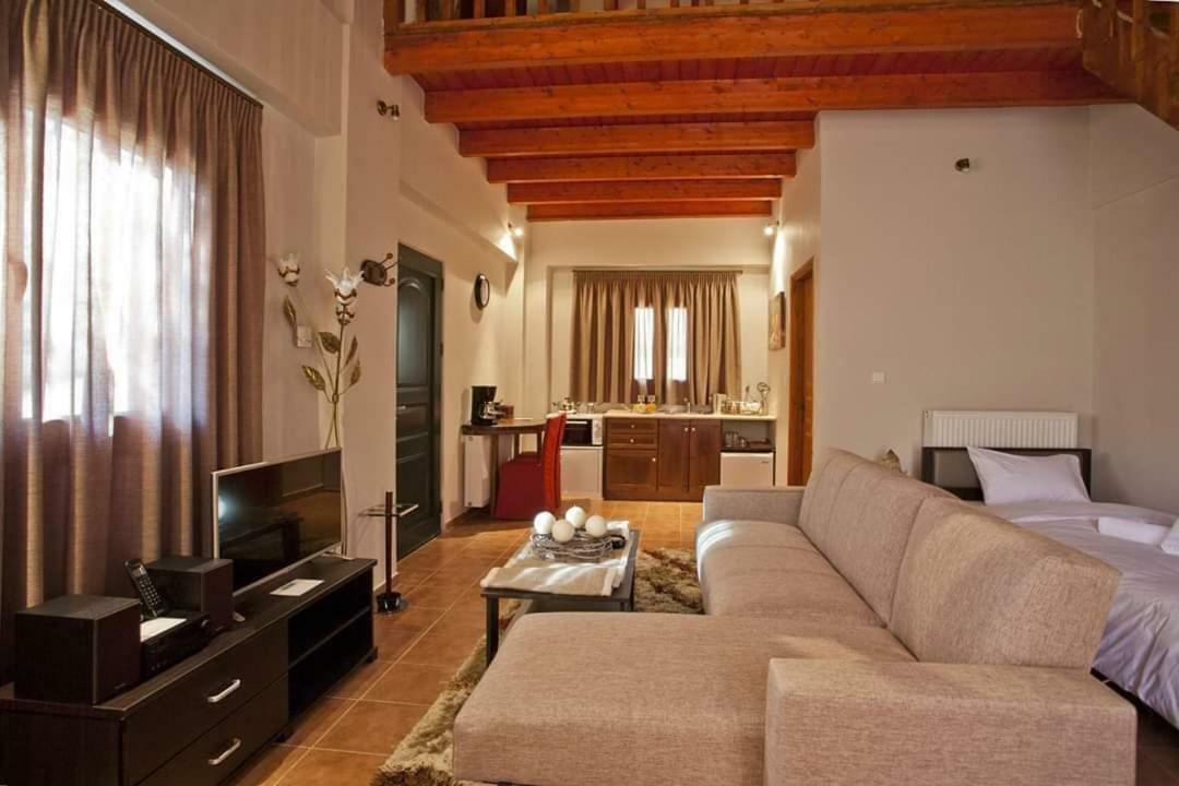 All Seasons Πέτρινες Παραδοσιακές Κατοικίες Калаврита Екстер'єр фото