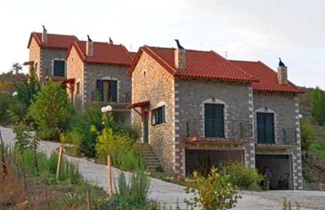 All Seasons Πέτρινες Παραδοσιακές Κατοικίες Калаврита Екстер'єр фото