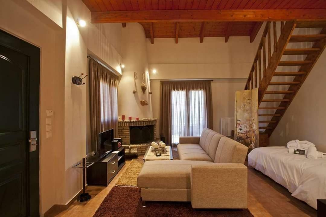 All Seasons Πέτρινες Παραδοσιακές Κατοικίες Калаврита Екстер'єр фото