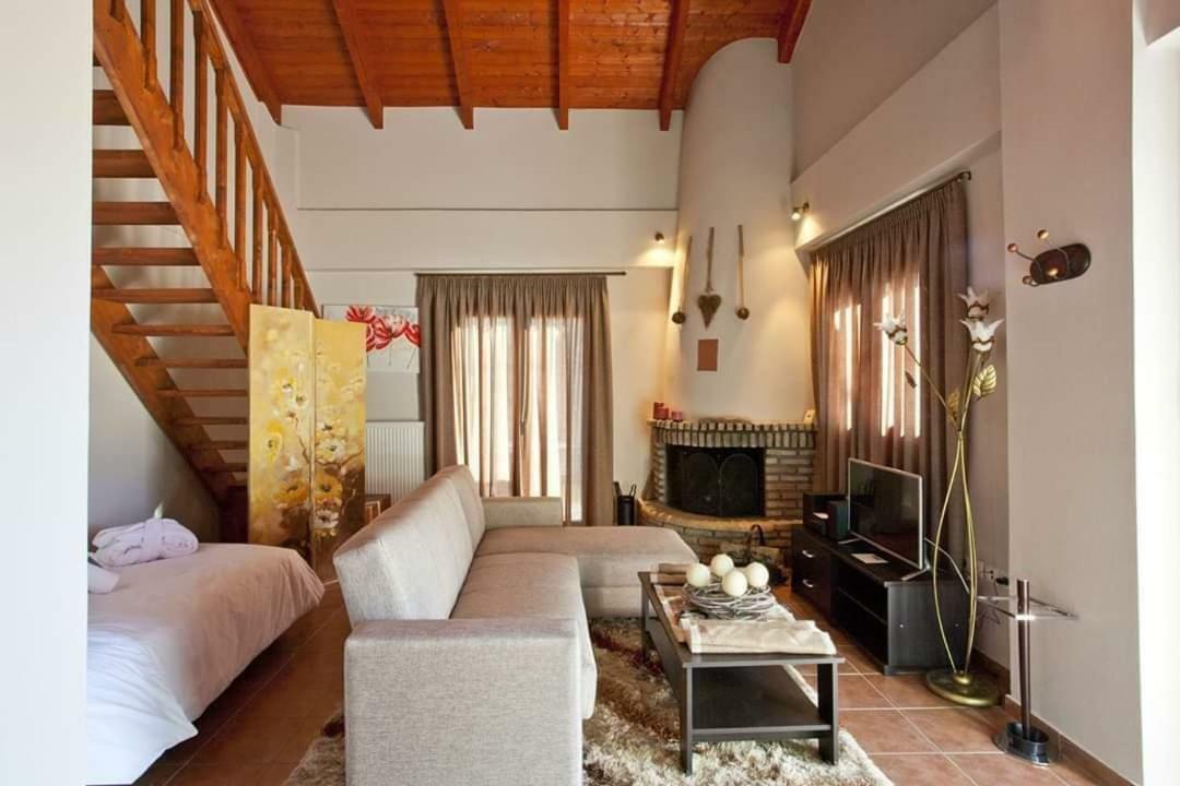 All Seasons Πέτρινες Παραδοσιακές Κατοικίες Калаврита Екстер'єр фото